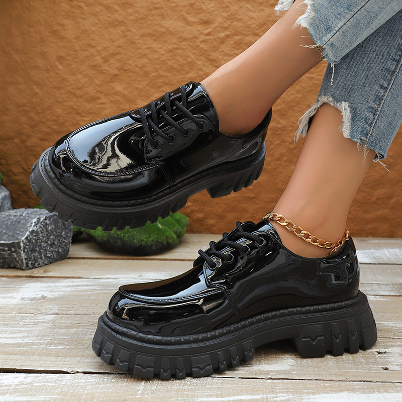 Patent Leather Oxford - 2025 여성 패션 블랙 에나멜 가죽