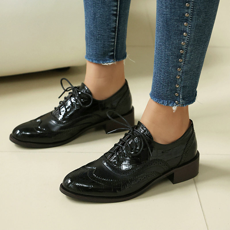 여성 스톤 프린트 브로그 옥스포드 슈즈 에나멜 가죽 윙 - Patent Leather Oxford 리뷰 및 가격